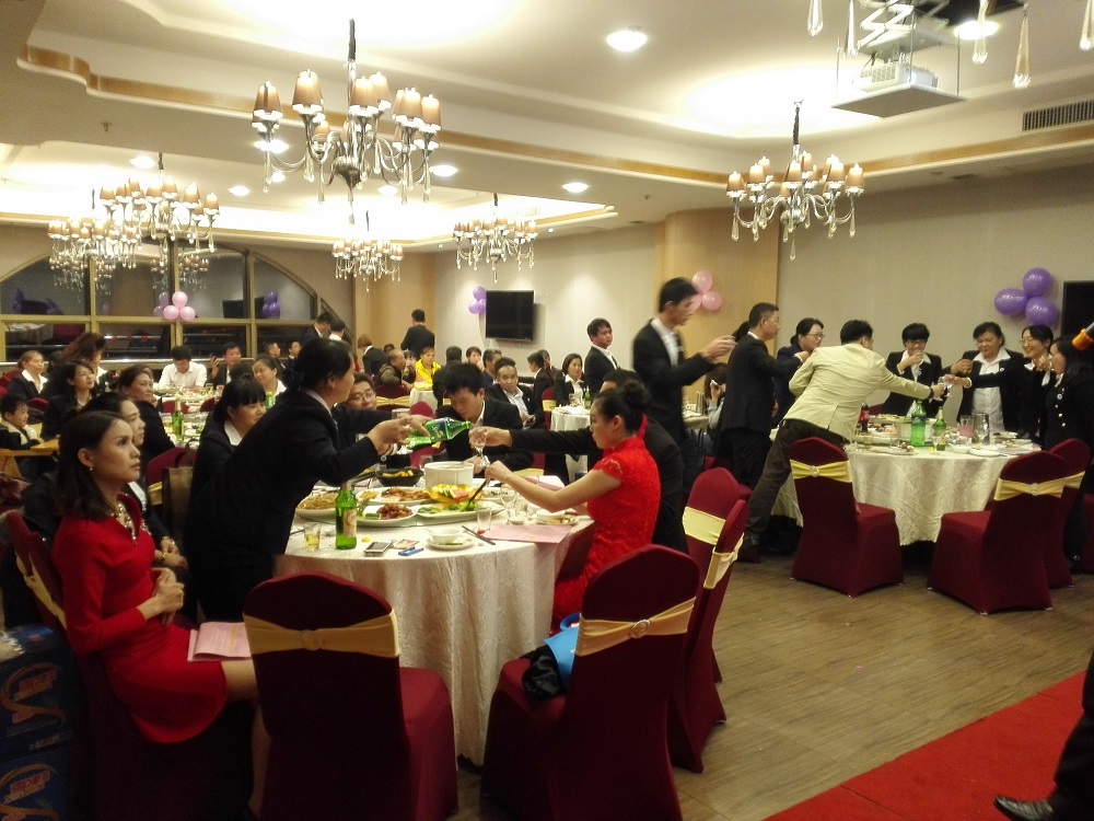 2016年孔雀河年會(huì)盛典暨優(yōu)秀員工表彰大會(huì)完美落幕