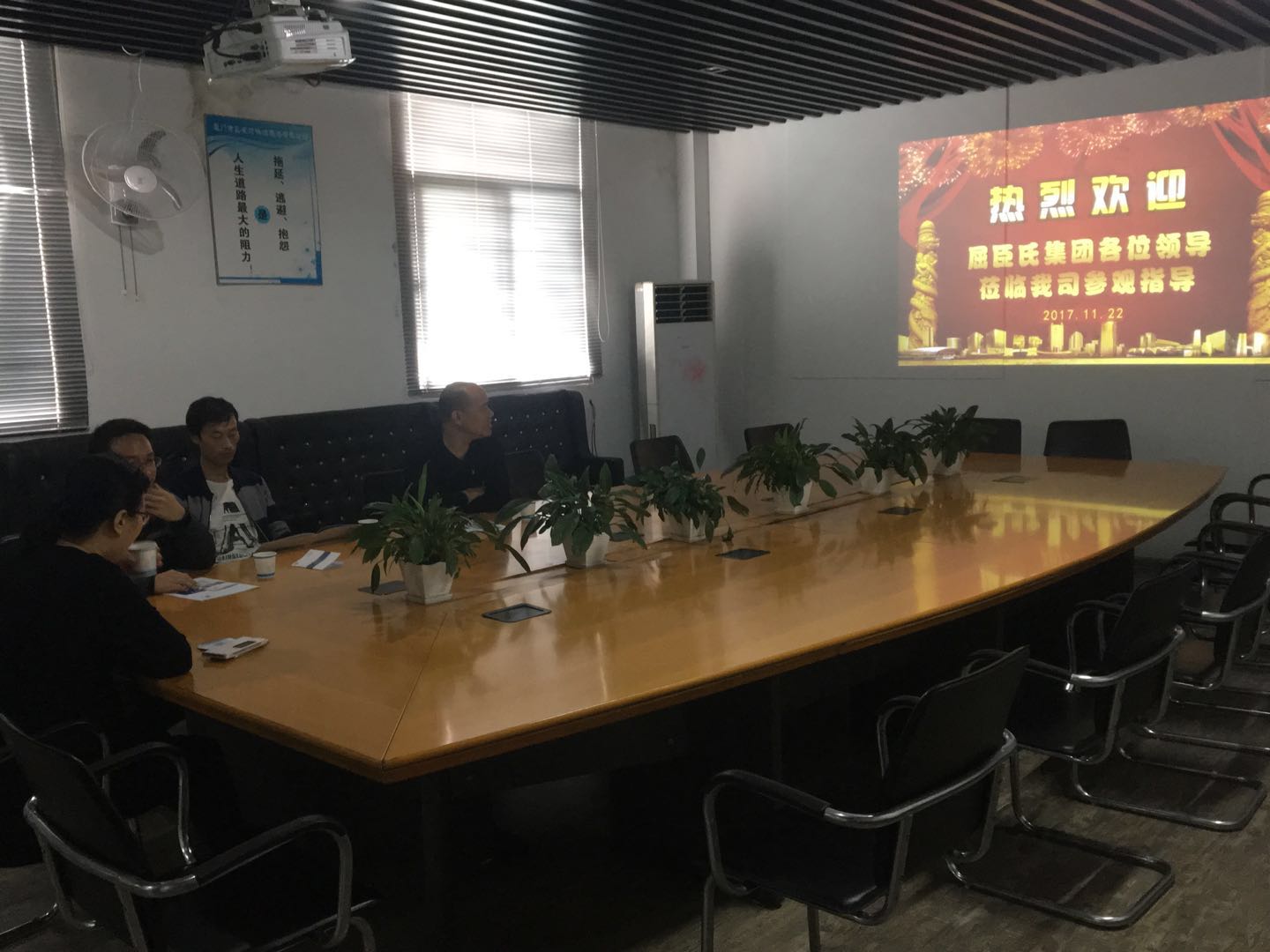 �y�������������������